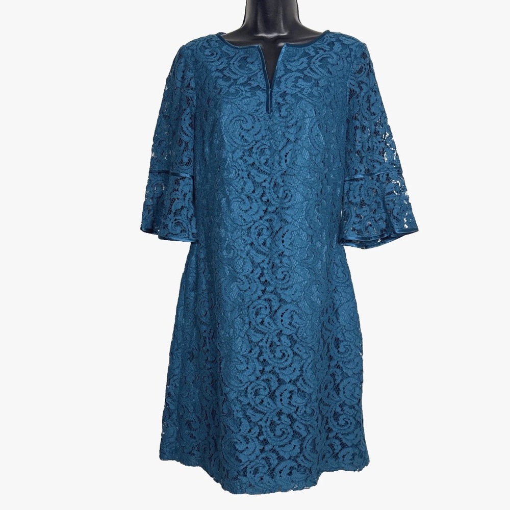 Adrianna Papell 8 Cocktail Lace Dress
Peacock teal Mother Bride Groom shift